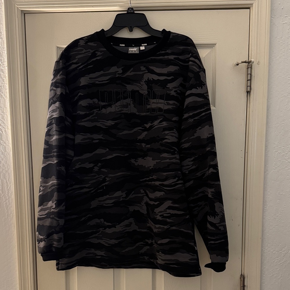 Puma Men's Gray Camouflage Sweatshirt